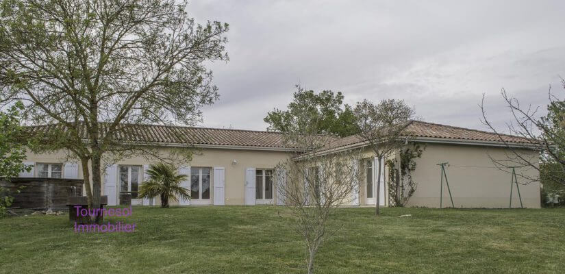 Spacieuse villa de 6 ch sur 1830 m2 avec jolie vue dégagée